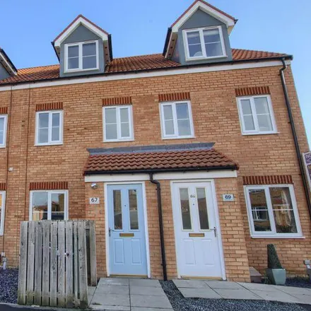 Rent this 3 bed townhouse on Greensforge Drive in Ingleby Barwick, TS17 5LT