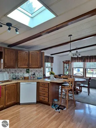 Image 8 - 1654 Andrew Place, Garfield Township, MI 49686, USA - House for sale