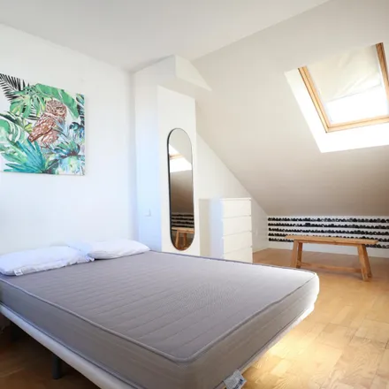 Rent this 1 bed apartment on Taller Puntera S.L. in Plaza del Conde de Barajas, 4