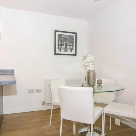 Rent this 4 bed apartment on Celestial House in 153 Cordelia Street, Bow Common