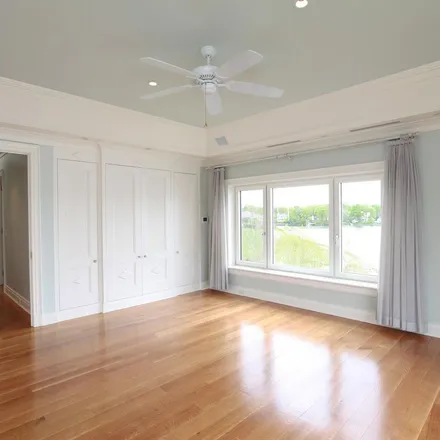 Image 2 - 19 Sound Shore Drive, Cos Cob, Greenwich, CT 06830, USA - Apartment for rent