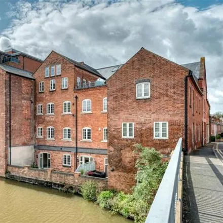 Buy this 2 bed apartment on 86 Portland Street in Worcester, WR1 2NW