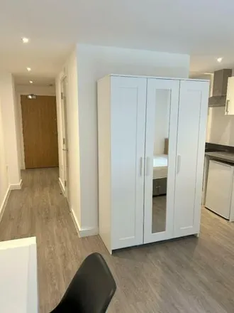 Rent this studio apartment on 20-30 Chapel Walk in Cathedral, Sheffield