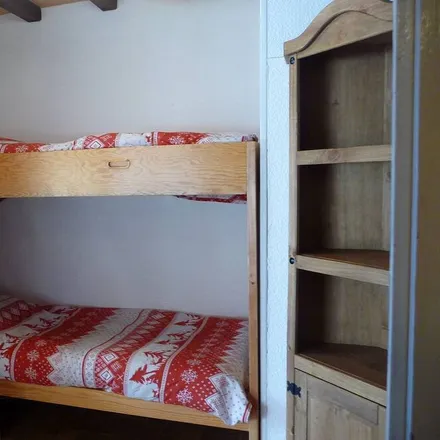 Rent this 2 bed apartment on Banque Rhône Alpes in Avenue de l'Étendard, 38750 L'Alpe d'Huez
