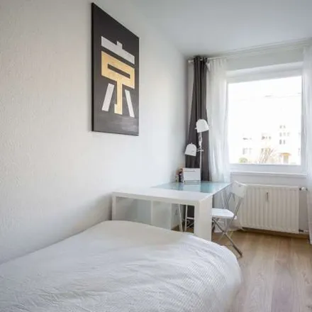 Rent this 4 bed apartment on Kirschenallee in 12489 Berlin, Germany