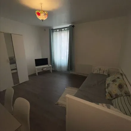 Rent this 1 bed apartment on 1 Avenue de l'Aviation in 54400 Longwy, France