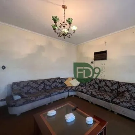 Buy this 3 bed house on La Boca Gastronomia Argentina in Rua Pernambuco 971, Jardim Nossa Senhora de Fátima.