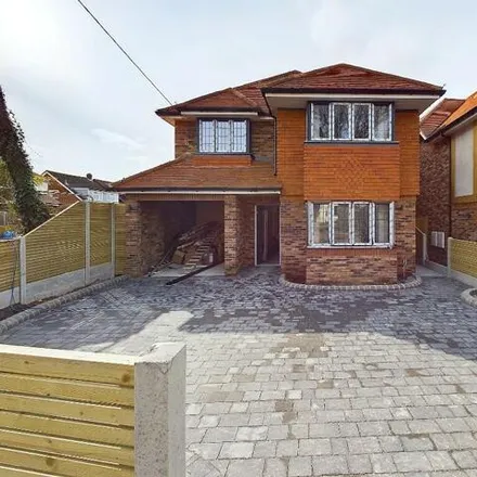 Buy this 5 bed house on Rosslyn Road in Billericay, CM12 9JN