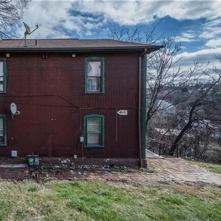 Image 2 - 3152 Mount Hope Road, Pittsburgh, PA 15212, USA - House for sale
