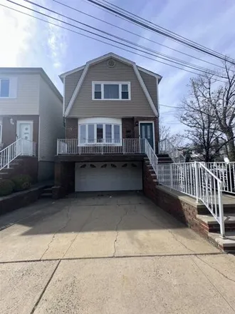 Rent this 3 bed apartment on Avenue C at 43rd Street in West 43rd Street, Bayonne