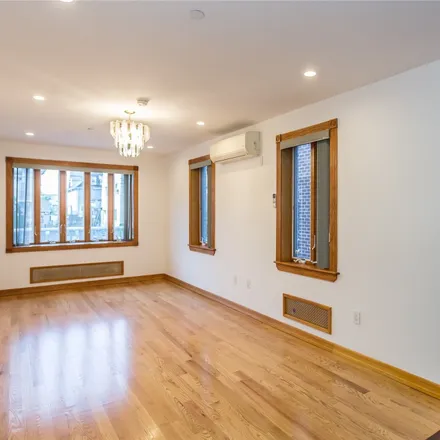 Image 8 - 36-15 215th Place, New York, NY 11361, USA - Duplex for rent