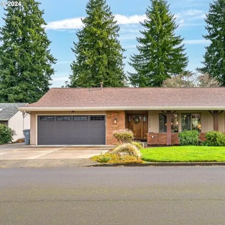 Buy this 3 bed house on 2750 North Maple Court in Canby, OR 97013