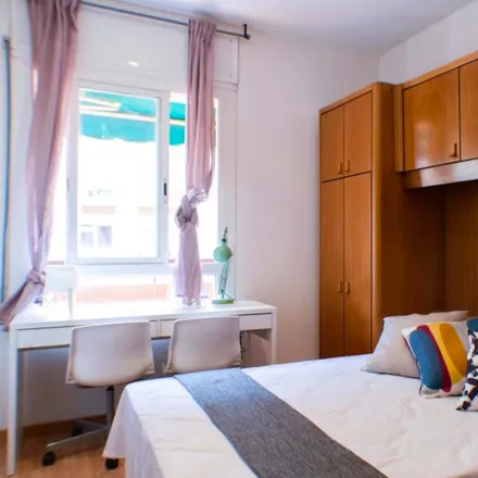 Rent this 1 bed room on Carrer del Comte d'Urgell in 146-142, 08011 Barcelona