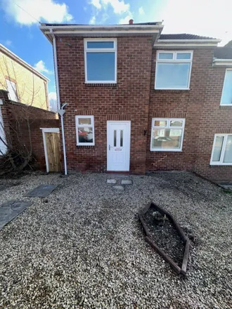 Rent this 2 bed house on Hillside Avenue in Newcastle upon Tyne, NE15 7RJ