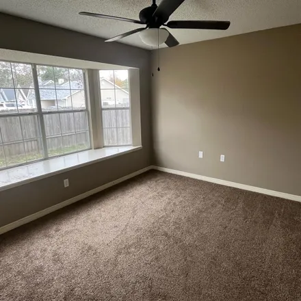 Rent this 1 bed room on 1701 Colonial Court in Okaloosa County, FL 32547