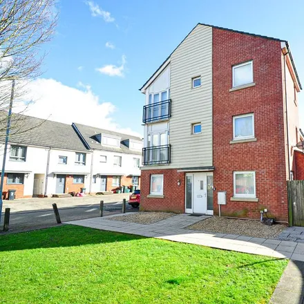 Rent this 5 bed townhouse on River Usk Newport in Alicia Way, Newport