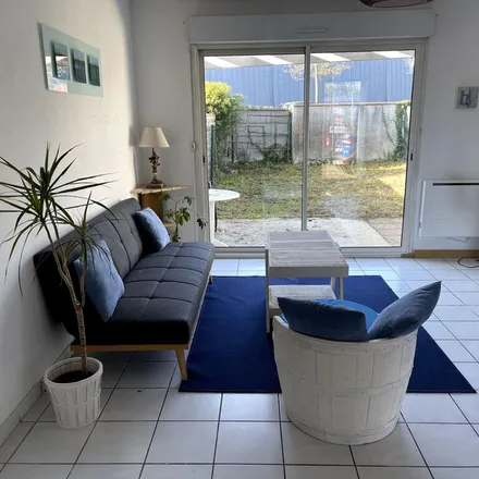 Rent this 3 bed apartment on 38 Rue Gambetta in 33290 Blanquefort, France