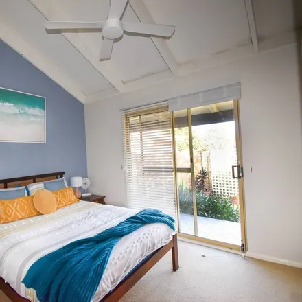 Rent this 3 bed house on Maloneys Beach NSW 2536