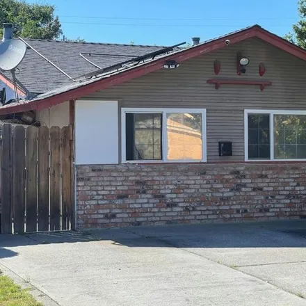 Buy this 4 bed house on 1849 Clay Street in Fairfield, CA 94533