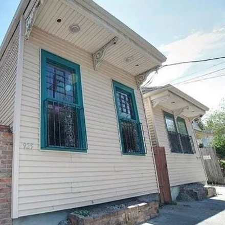 Rent this 3 bed house on 923 8th Street in New Orleans, LA 70115