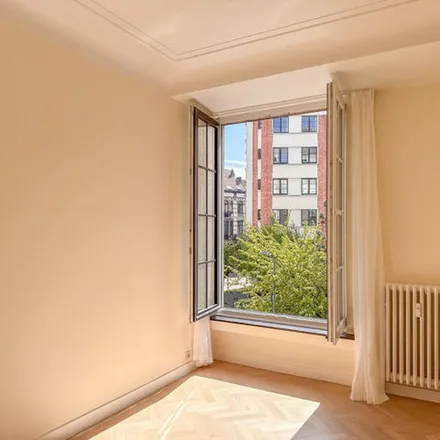 Rent this 1 bed apartment on Rue Jean-Baptiste Colyns - Jean-Baptiste Colynsstraat 1 in 1050 Ixelles - Elsene, Belgium