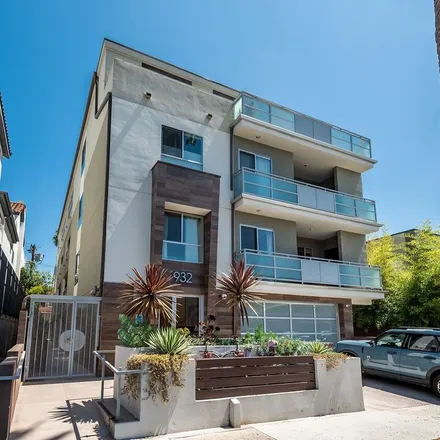 Buy this 3 bed condo on NRG UPGRADE in 960 North Alfred Street, Los Angeles