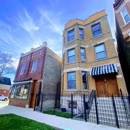 Rent this 3 bed apartment on 900 North Francisco Avenue in Chicago, IL 60622