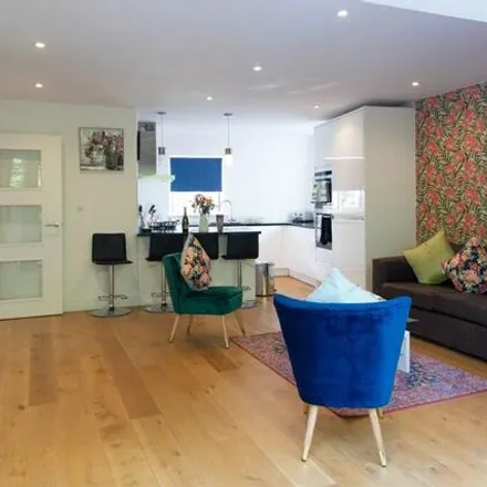 Image 5 - Hobbs House, Regent Terrace, Cambridge, CB2 1AA, United Kingdom - House for rent