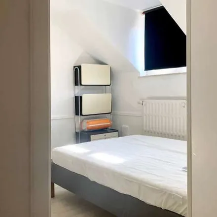 Rent this 2 bed apartment on Rue du Trône - Troonstraat 247 in 1050 Ixelles - Elsene, Belgium