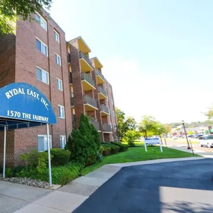 Buy this 2 bed condo on 1635 The Fairway in Rydal East, Abington Township