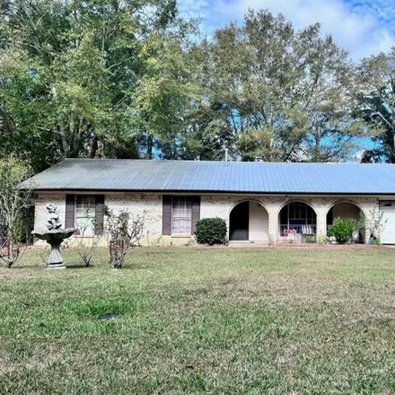 Buy this 4 bed house on 40 Lakeside Drive in Eufaula, AL 36027