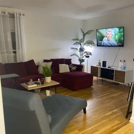 Rent this 1 bed room on 3950 Blackstone Avenue in New York, NY 10471