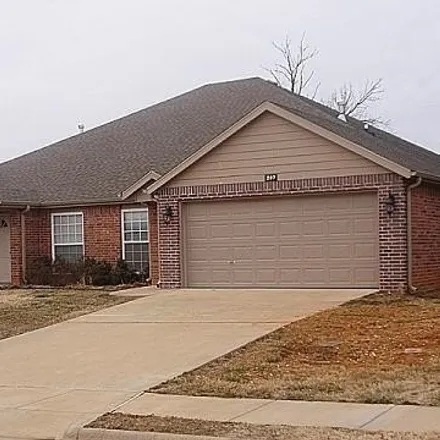 Rent this 3 bed house on 880 Oakwood Court in Centerton, AR 72719