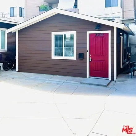 Rent this 1 bed house on 324 West California Avenue in Glendale, CA 91203