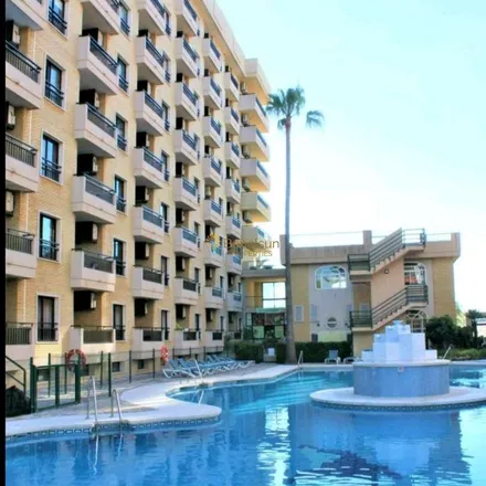 Image 2 - Palm Beach, Calle Las Deblas, 29640 Fuengirola, Spain - Apartment for rent