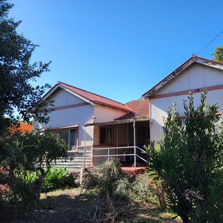 Rent this 3 bed house on 28 Albany Highway