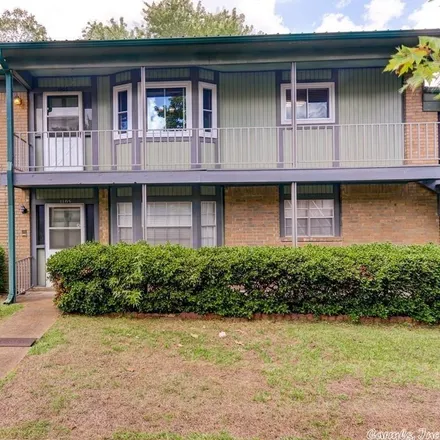 Buy this 2 bed townhouse on 215 Audubon Street in Hot Springs, AR 71913
