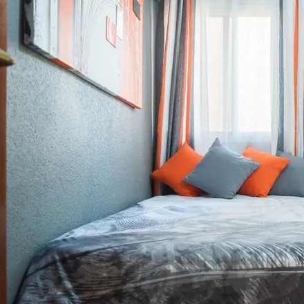 Rent this 5 bed room on Calle Corinto in 1, 28804 Alcalá de Henares