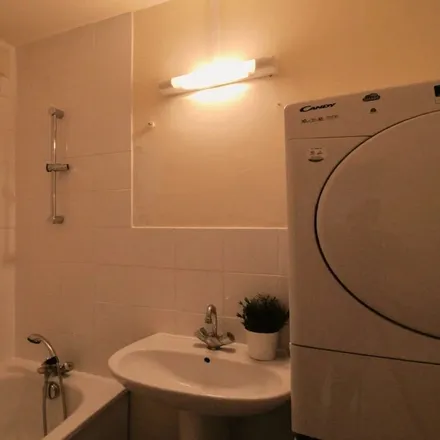 Image 7 - Dalle Vitruve, Rue de Srebrenica, 75020 Paris, France - Apartment for rent
