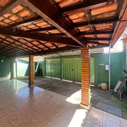 Rent this 3 bed house on Avenida Doutor Ângelo Teixeira da Costa in Frimisa, Santa Luzia - MG