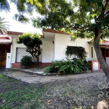 Buy this 2 bed house on Conscripto Bernardi 1309 in Adrogué, Argentina