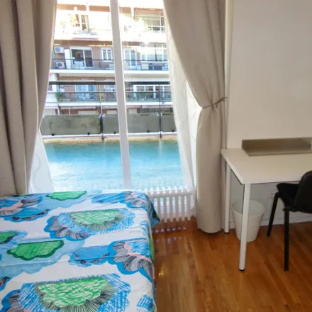 Rent this 1 bed room on Madrid in Caixabank, Calle del Poeta Joan Maragall