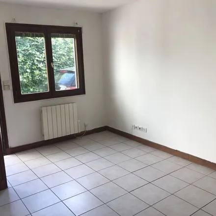 Rent this 1 bed apartment on 36 Rue Henri Richaume in 78360 Montesson, France