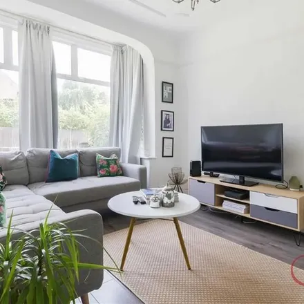 Image 3 - 24 Lower Downs Road, London, SW20 8QG, United Kingdom - Townhouse for rent