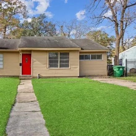 Rent this 3 bed house on 6352 Crestville Street in Houston, TX 77033