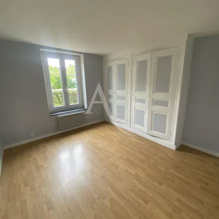 Rent this 3 bed apartment on 9 Rue Porte Côté in 41000 Blois, France