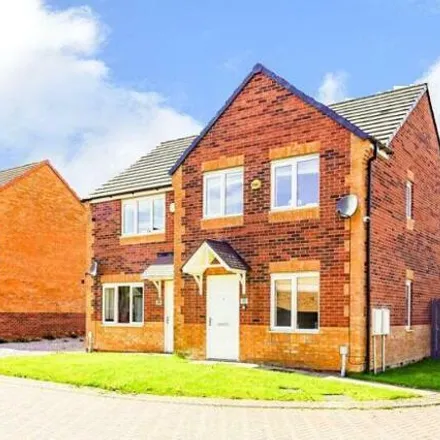 Buy this 3 bed duplex on unnamed road in Leeds, BD4 0BN