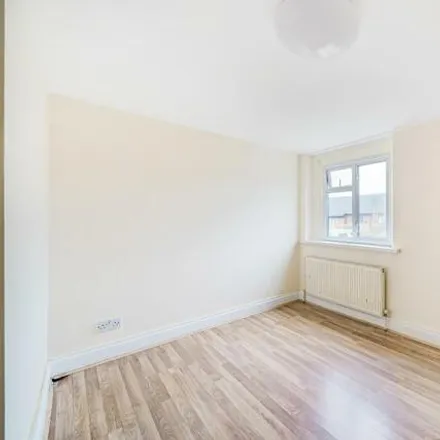 Image 5 - 24 New Road, New Bedfont, London, TW14 8HT, United Kingdom - Townhouse for sale