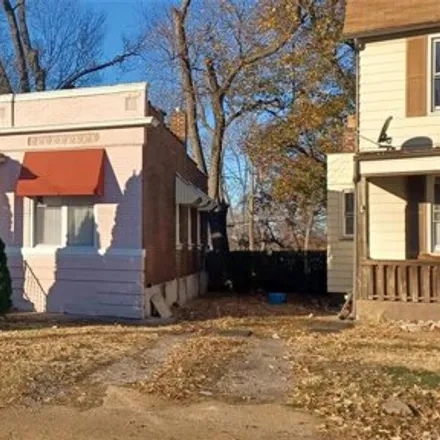 Buy this 2 bed house on 4309 Bingham Avenue in St. Louis, MO 63116