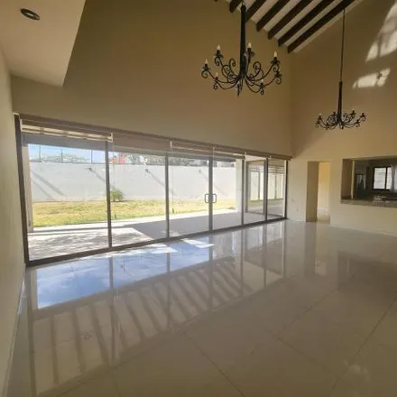Buy this 4 bed house on Fray Antonio de Monroy e Hijar in Delegaciön Santa Rosa Jáuregui, 76100 Juriquilla
